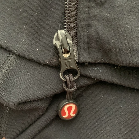 Lululemon zip up in black - Picture 5 of 5